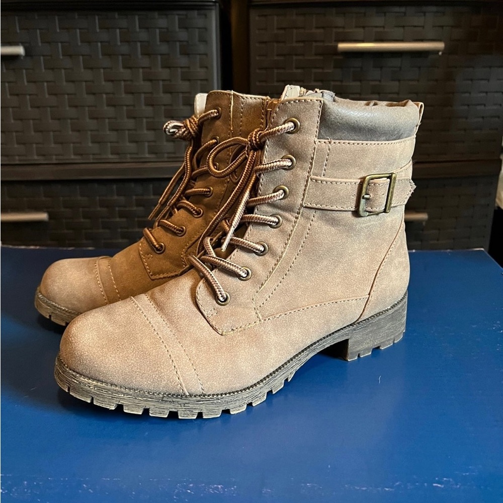 Ladies Combat Style Boots